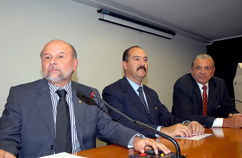 Everaldo Pereira (ao centro), vice-presidente nacional do PSC | José Cruz/ABr