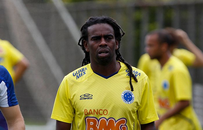 Tinga foi alvo de racismo por torcedores peruanos em jogo da Libertadores | Vipcomm