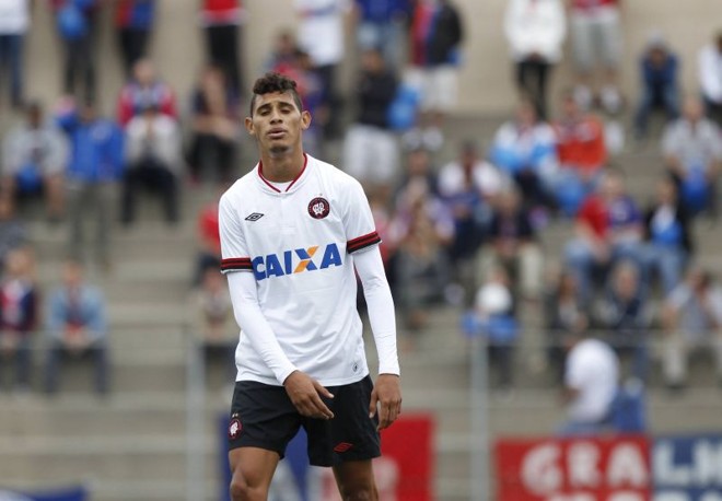 Crislan lamenta chance desperdiçada no primeiro tempo | 