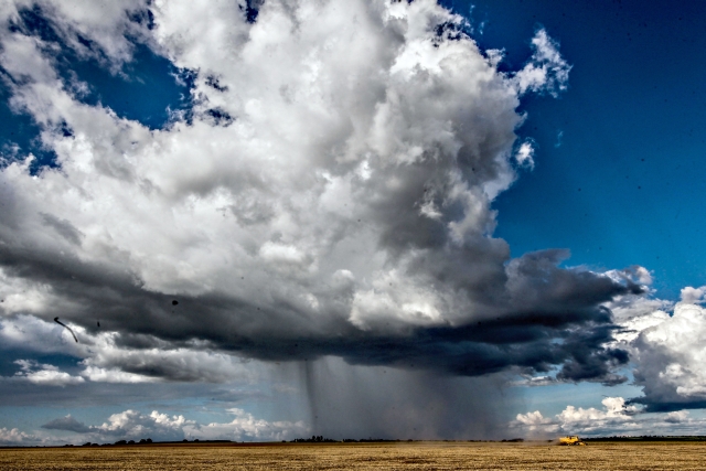 Semana começa com pancadas generalizadas em estados do Centro-Oeste e Sudeste, e clima aberto no Sul. | Daniel Castellano/ Gazeta Do Povo