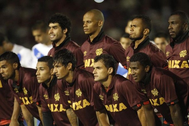 Antes da partida com o Vélez, Atlético mostrou sua nova camisa três, comemorativa dos 90 anos do clube |