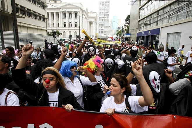Greve dos servidores da saúde estadual do Paraná entrou nesta quarta-feira em seu oitavo dia |