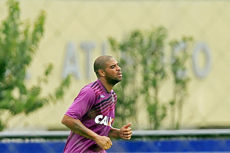 Adriano depende de reação a treino para poder reforçar o Atlético em Lima | Albari Rosa / Gazeta do Povo