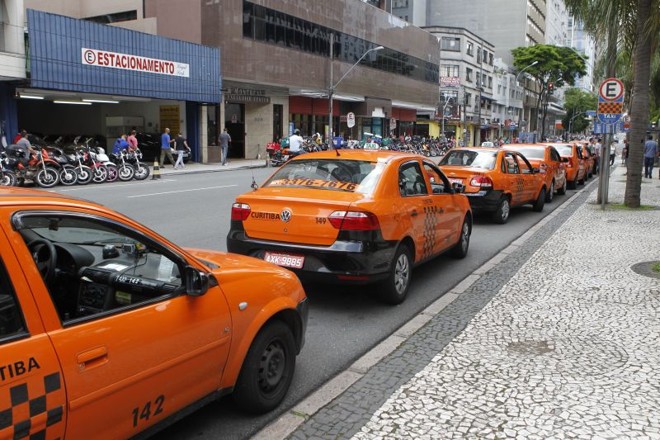 A frota de táxis de Curitiba está congelada desde 1975 | Antônio More/ Gazeta do Povo