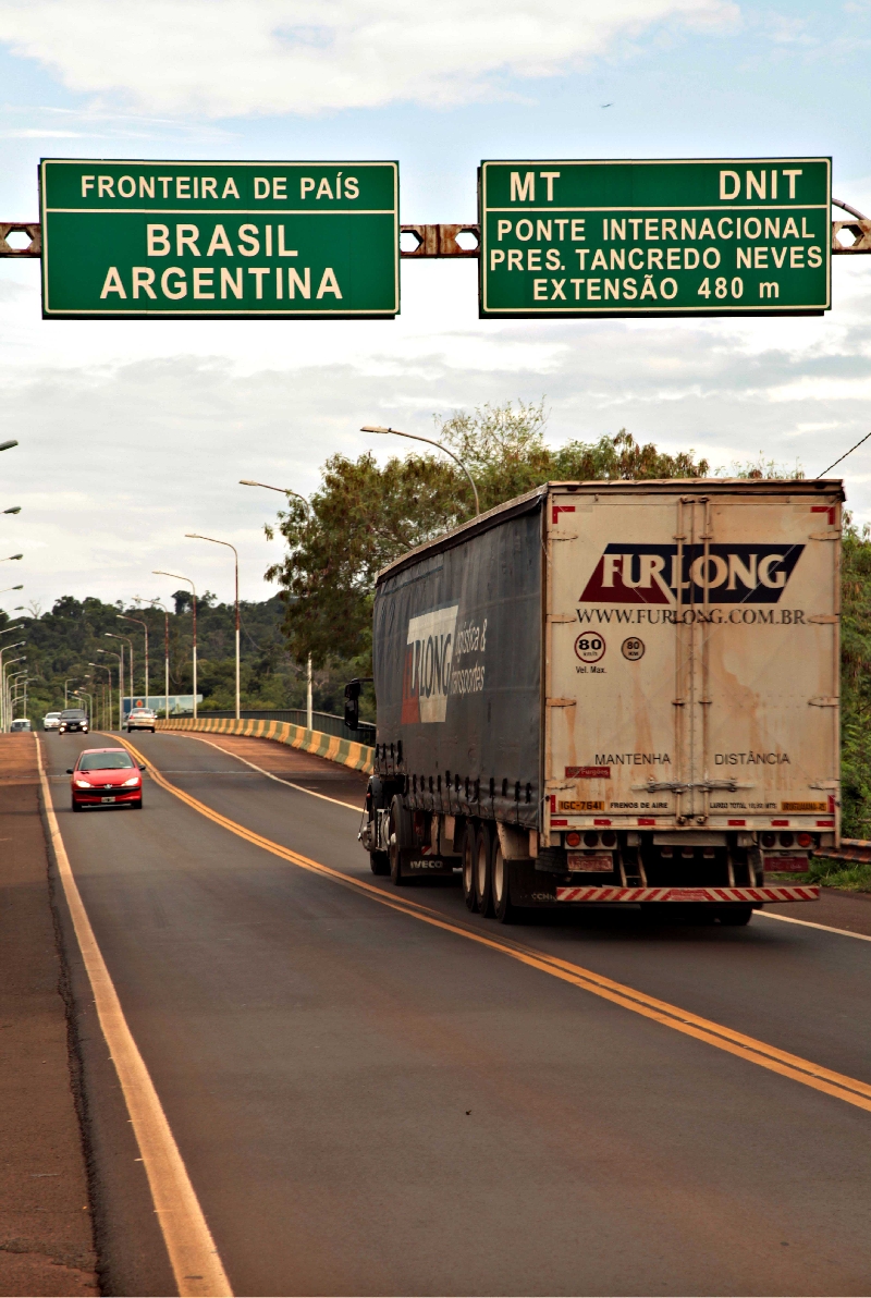 Fronteira do Brasil com a Argentina: governo vizinho não tem pressa em resolver entraves | Kiko Sierich