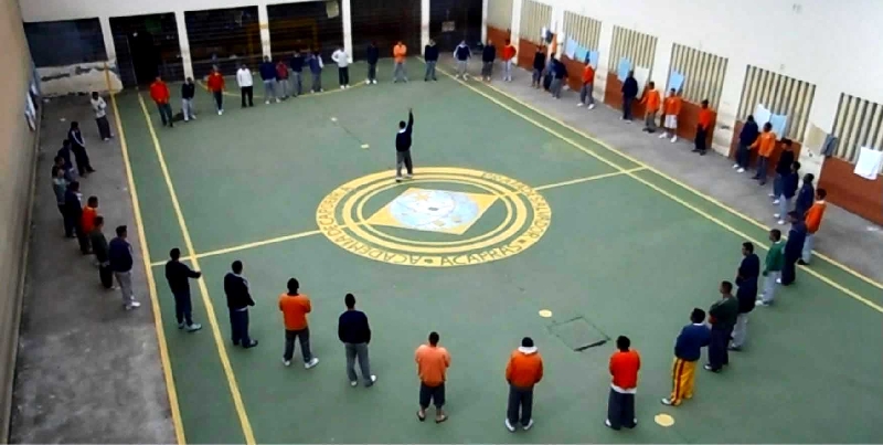 Flagrante do momento em que grupo do PCC se reúne em uma penitenciária do Paraná | Imagem de vídeo