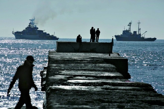 Navios russos bloqueiam a saída da baía de Donuzlav, na Crimeia: resistência chega ao fim |