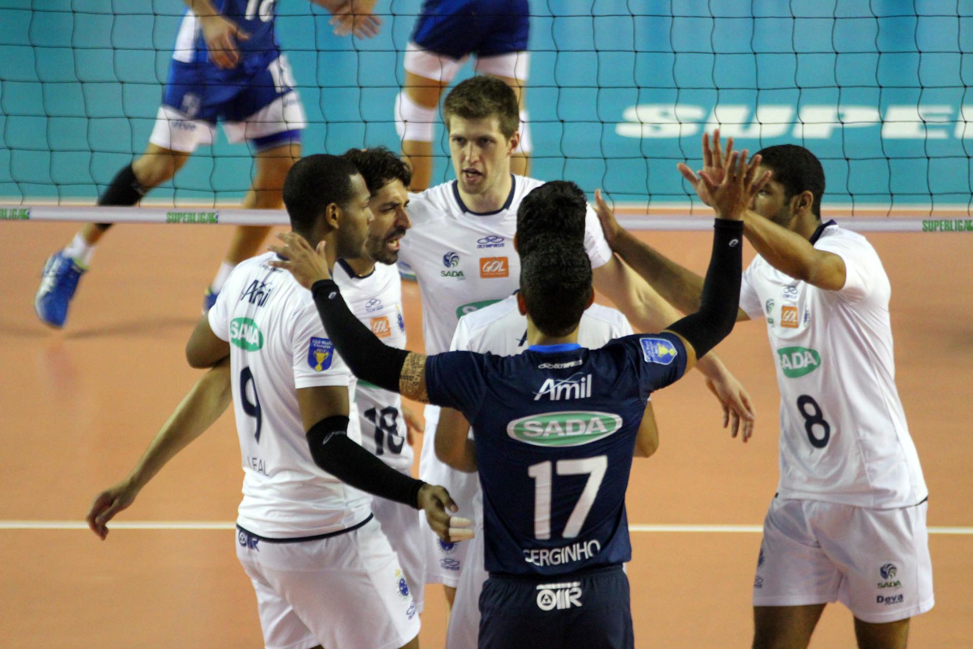 Jogadores comemoram resultado da partida que colocou o Sada/Cruzeiro na final da Superliga Masculina de Vôlei | Alexandre Arruda/CBV