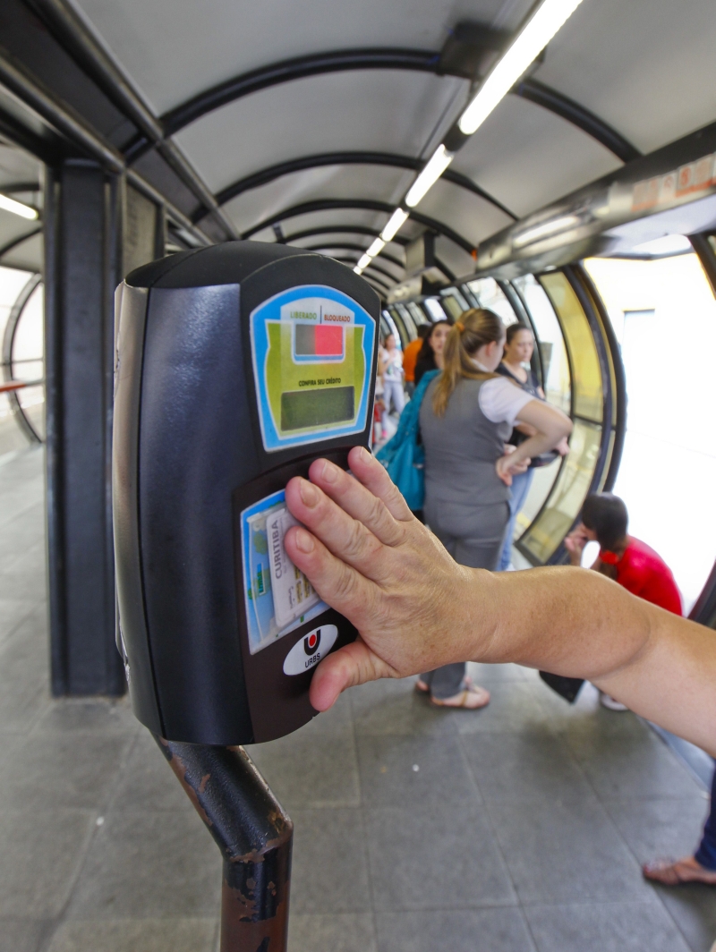 Discussão sobre tarifa técnica continua e não se sabe ainda se passagem aumentará para os usuários | Daniel Castellano/ Gazeta do Povo