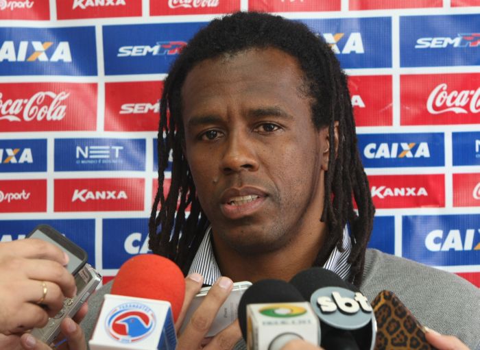 Diretor de futebol Roque Júnior garante que problemas financeiros não vão interferir na contratação do novo técnico do Paraná | Aniele Nascimento / Gazeta do Povo