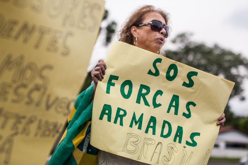 Na capital, o grupo combinou o encontro na Rua 31 de Março, dia do golpe militar | Brunno Covello/Agência de Notícias Gazeta do Povo