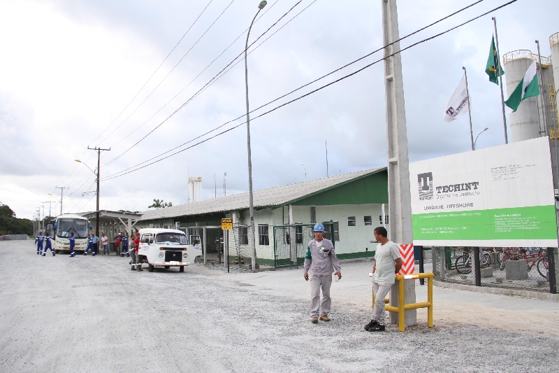 Cerca de 430 trabalhadores estão cumprindo expediente no estaleiro da multinacional para atender encomenda da Petrobras | Oswaldo Eustaquio / Gazeta do Povo