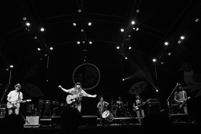 Emocionante: Moraes Moreira tocou, na íntegra, a obra-prima Acabou Chorare, disco dos Novos Baianos de 1972 |