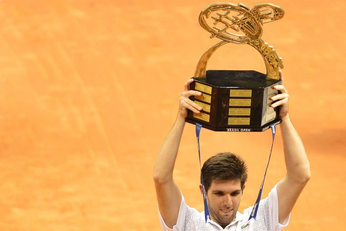 Argentino Federico Delbonis comemora o título do Brasil Open | Mauro Horita / Folhapress