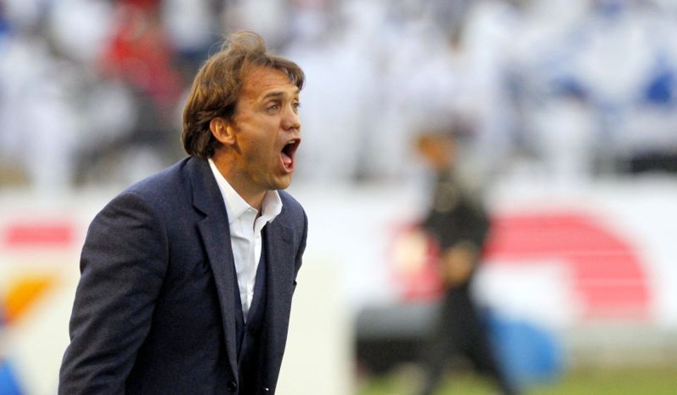 O técnico Petkovic durante a vitória do Atlético sub-23 sobre o Paraná neste domingo | Daniel Castellano / Gazeta do Povo