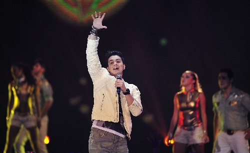 Luan Santana, que mora no município, faz show perto de sua mansão | Reinaldo Marques/tv Globo