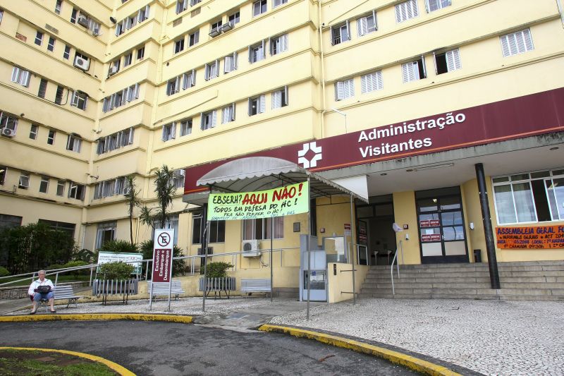 HC tem 90 dias para demitir terceirizados e fazer concurso | André Rodrigues/ Gazeta do Povo