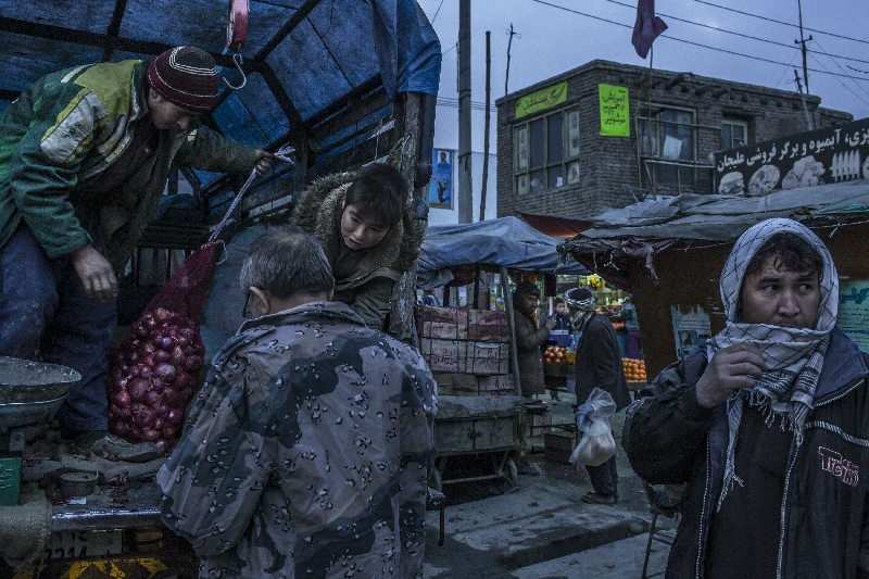Com as eleições se aproximando e um acordo de segurança em dúvida, um sentimento de vulnerabilidade cresceu entre muitos afegãos | Mauricio Lima