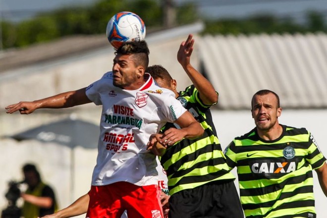 Lance de Rio Branco e Coritiba. |