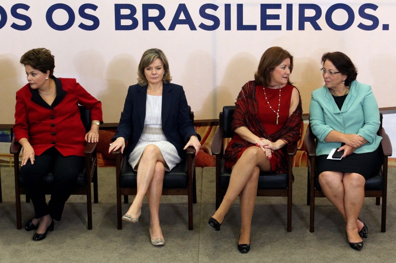 Dilma e suas ministras: aumento de participação não fez com que a presidente atingisse cota de 30% desejada em 2010 | Gustavo Miranda/ Agência O Globo