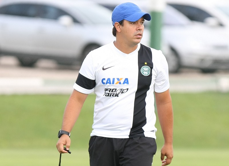 Dado Cavalcanti destaca melhor recomposição defensiva do Coxa em Paranaguá | Ivonaldo Alexandre / Gazeta do Povo