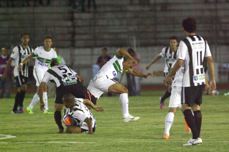 Coritiba teve atuação abaixo do esperado no jogo de ida da semifinal | Ivan Amorin / Gazeta do Povo