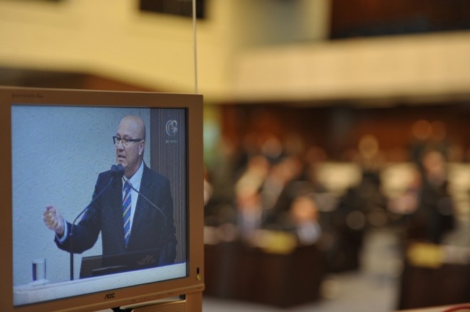 Romanelli irá propor comissão |