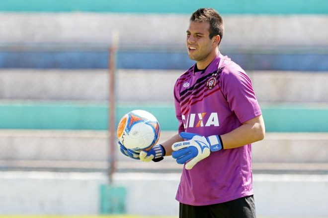 Hugo Gumiero deve ser o titular do Atlético no clássico com o Paraná | Antonio More / Gazeta do Povo