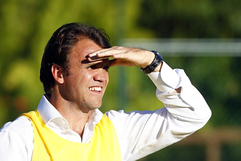 Dejan Petkovic viu sua equipe vencer as duas últimas partidas e subir na classificação do Paranaense | Albari Rosa / Gazeta do Povo