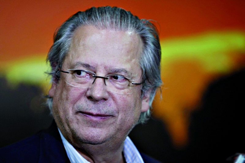 José Dirceu: com ajuda de colaboradores, ex-ministro já publicou 1.136 textos no Twitter desde que foi preso | Albari Rosa/ Gazeta do Povo