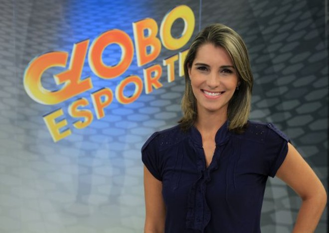Em homenagem ao Dia Internacional da Mulher, a repórter Janaína Castilho, da RPC TV, vai apresentar hoje o Globo Esporte Paraná | Rubens Vandresen/RPC TV