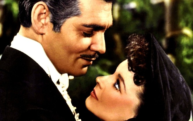 Rhett Butler (Clark Gable) e Scarlett OHara (Vivien Leigh): um casal entre tapas e beijos |