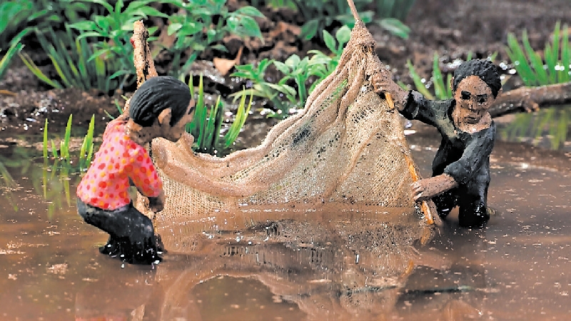 A Imagem que Falta, filme de memórias do genocídio do Khmer Vermelho, emprega figurinos de argila em dioramas | STRAND RELEASING