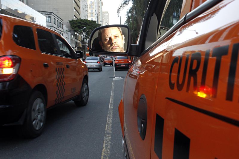 Abimael Mardegan, que preside o sindicato da categoria, diz que recadastramento e nova licitação são conflitantes | Albari Rosa/ Gazeta do Povo