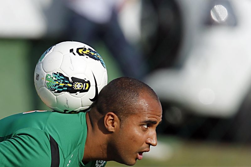 Deivid durante treino no Coritiba. Foram 19 meses de clube, 30 jogos, 13 gols e passivo milionário | Albari Rosa / Gazeta do Povo