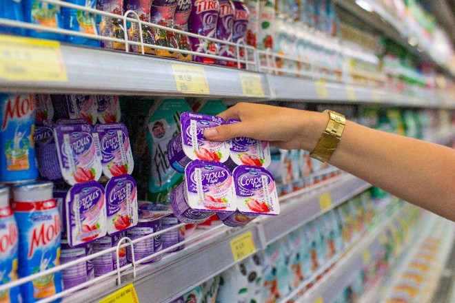 Incorporar um pote de iogurte ao café da manhã pode tornar regular o funcionamento do intestino |