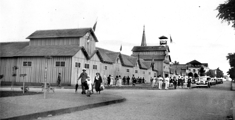 A Exposição Interestadual de Curitiba em 1934, montada no campo que hoje é a Praça Rui Barbosa | Acervo Cid Destefani