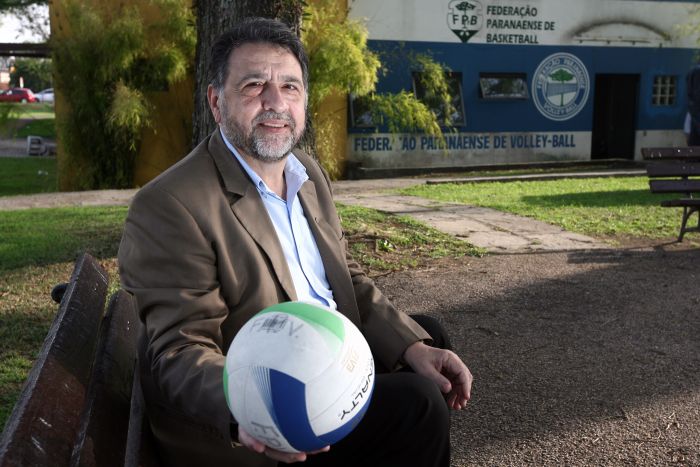 Neuri Barbieri, 63 anos, presidente da Federação Paranaense desde 1982, será o novo superintendente da CBV | Felipe Rosa / Gazeta do Povo