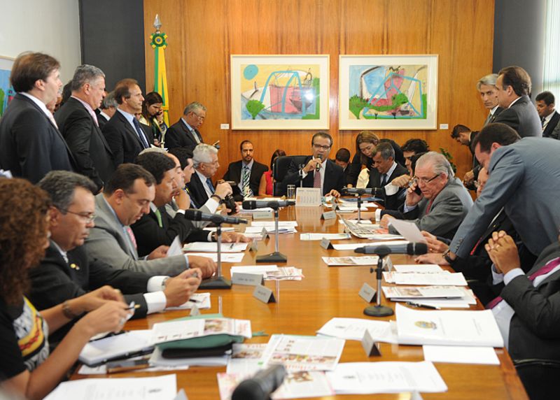 O presidente da Câmara, Henrique Eduardo Alves, em reunião com líderes partidários para definir a pauta de votações nesta terça-feira (11) | JBatista / Câmara Federal / Divulgação