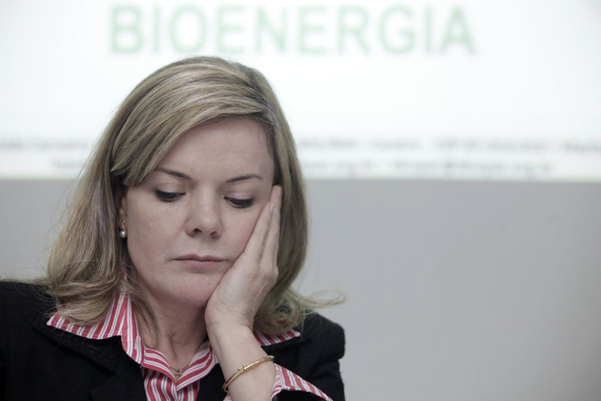 Em reunião, a ex-ministra-chefe da Casa Civil ouviu e questionou os representes da Alcopar sobre os problemas enfrentados pelo setor de Bioenergia | Walter Fernandes / Agência de Notícias Gazeta do Povo
