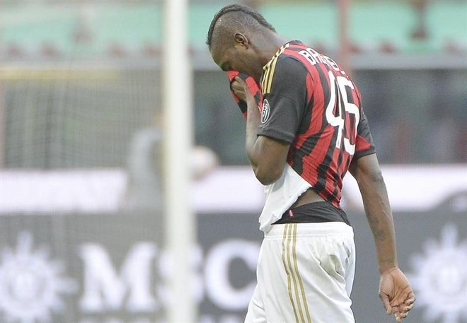 Balotelli lamenta mais uma derrota do Milan no Italiano | Reuters