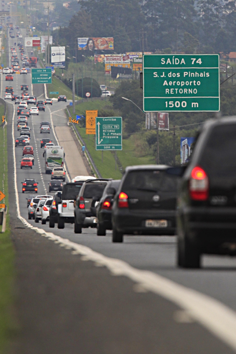 Mais de 37 mil veículos subirão a serra hoje | Albari Rosa/ Gazeta do Povo