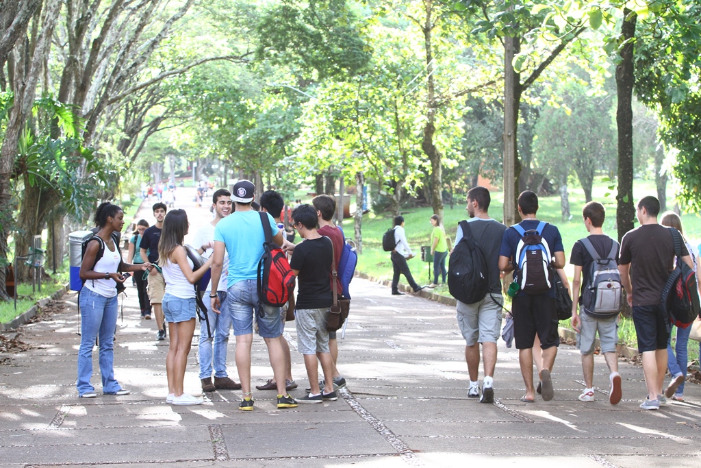 Na UEL, as vagas remanescentes são oferecidas antes a quem fez Enem. Depois desse processo, as restantes seguem a já graduados. | Gilberto Abelha / Gazeta do Povo