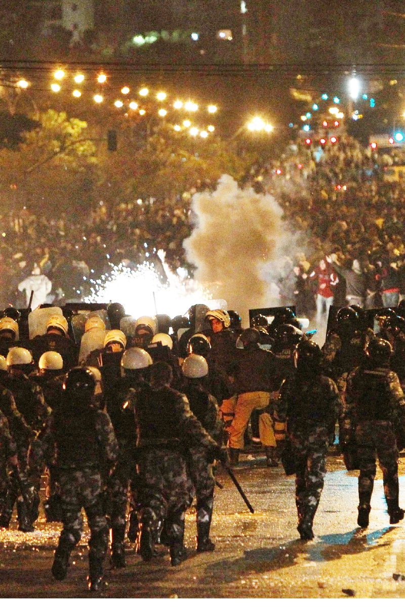 Repressão policial durante protestos motivou denúncias | Daniel Castellano/ Gazeta do Povo