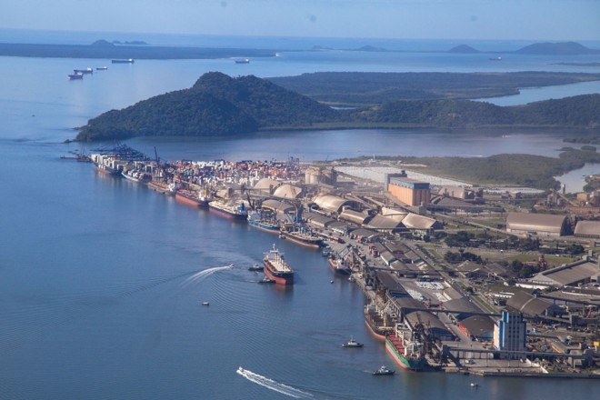 Leilão de novas áreas no Porto de Paranaguá é alvo de contestação judicial | Daniel Derevecki/ Gazeta do Povo