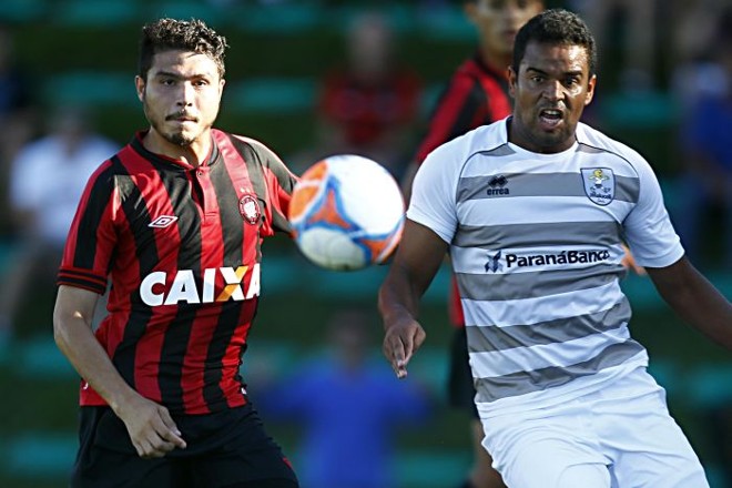Zezinho na marcação do J.Malucelli |