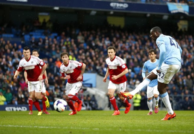 Touré marcou três vezes para o City contra o Fulham, duas batendo pênalti | 