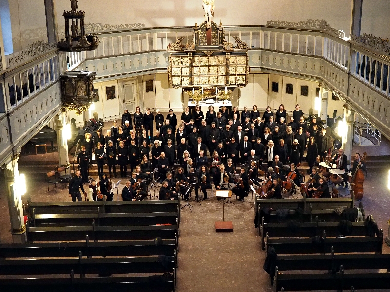 A Orquestra de Câmara St. Pauli e o coro Friedenskirche em sua sede, em Hamburgo, na Alemanha: intercâmbio linguístico com crianças brasileiras | Divulgação