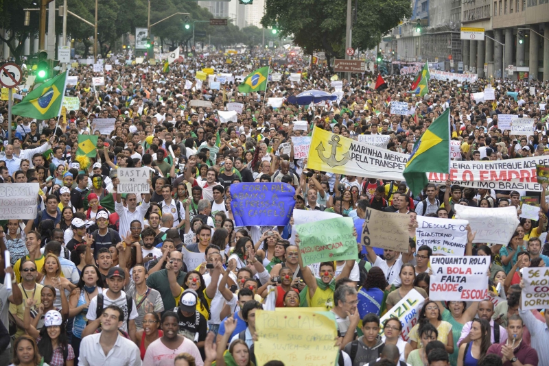 Protesto no Rio de Janeiro: emenda deixa claro que manifestação não é ato terrorista | Reuters