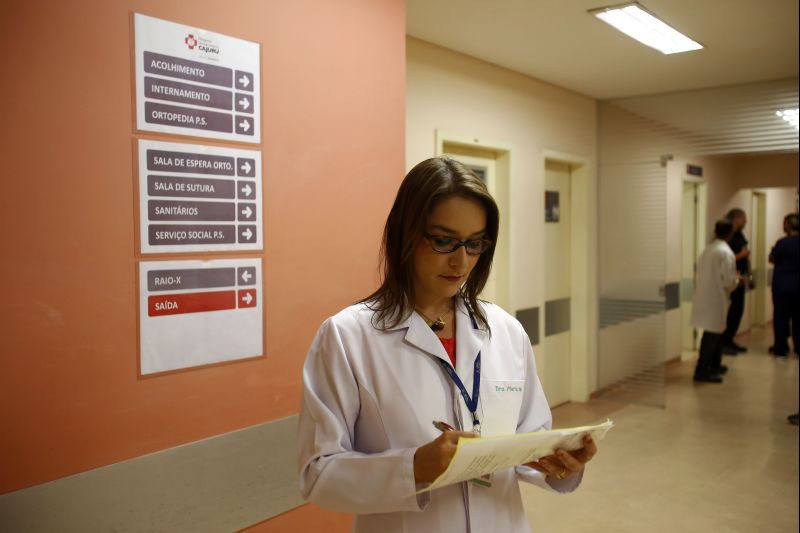 Maria Inês Ramina, do Hospital Cajuru, diz que conversar com o médico pode ser melhor que pedir o prontuário | Fotos: Marcelo Andrade/ Gazeta do Povo